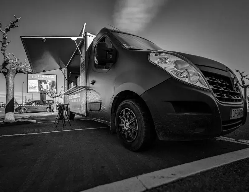 Food truck marché nocturne près de Limoux